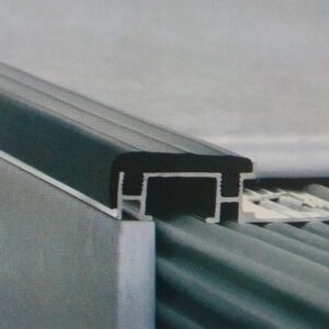 VARILLA ALUMINIO/PVC PROT. ESCALON 10X30 MM NEGRO